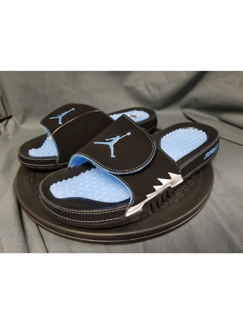 Jordan Hydro V Retro Sandals Black/Blue/White 555501 004 Mens Size 8 NEW w/TAG